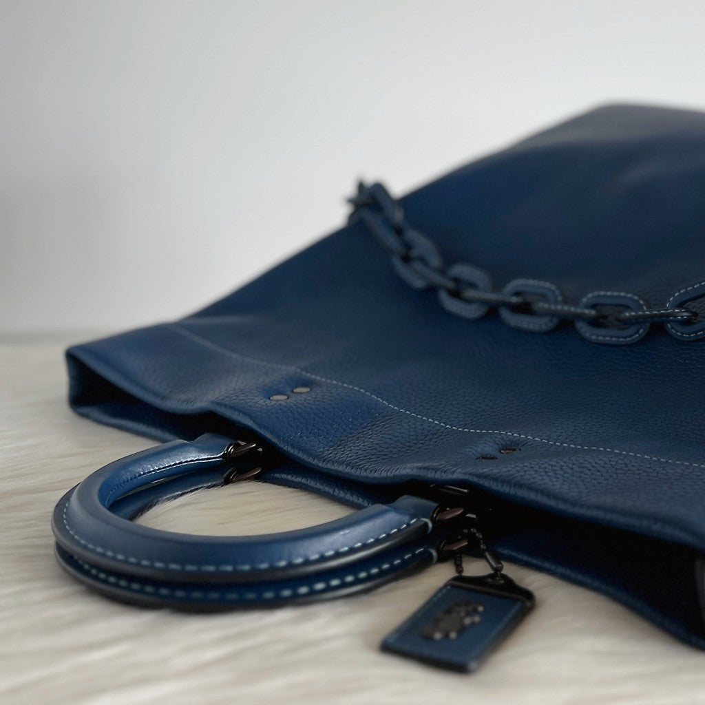 Coach Blue Leather Chunky Chain Messenger Unisex 2 Way Shoulder Bag Like New