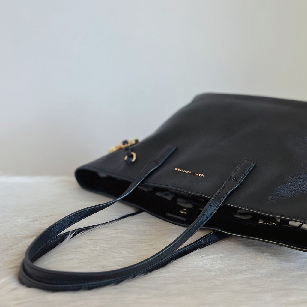 Marc Jacobs Black Leather Front Charm Detail Carryall Shoulder Bag Excellent