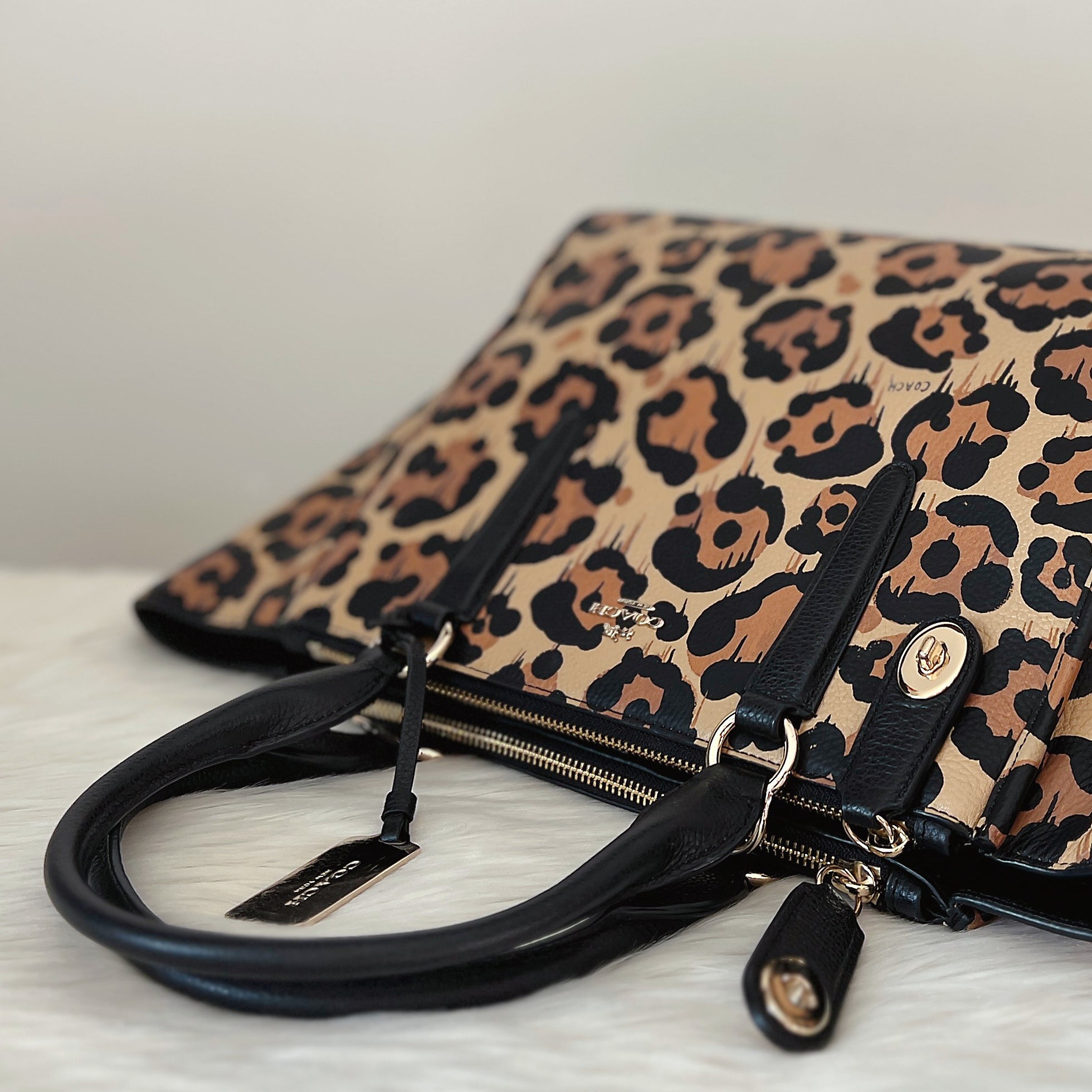Coach Black Leather Leopard Triple Compartment 2 Way Shoulder Bag Like New