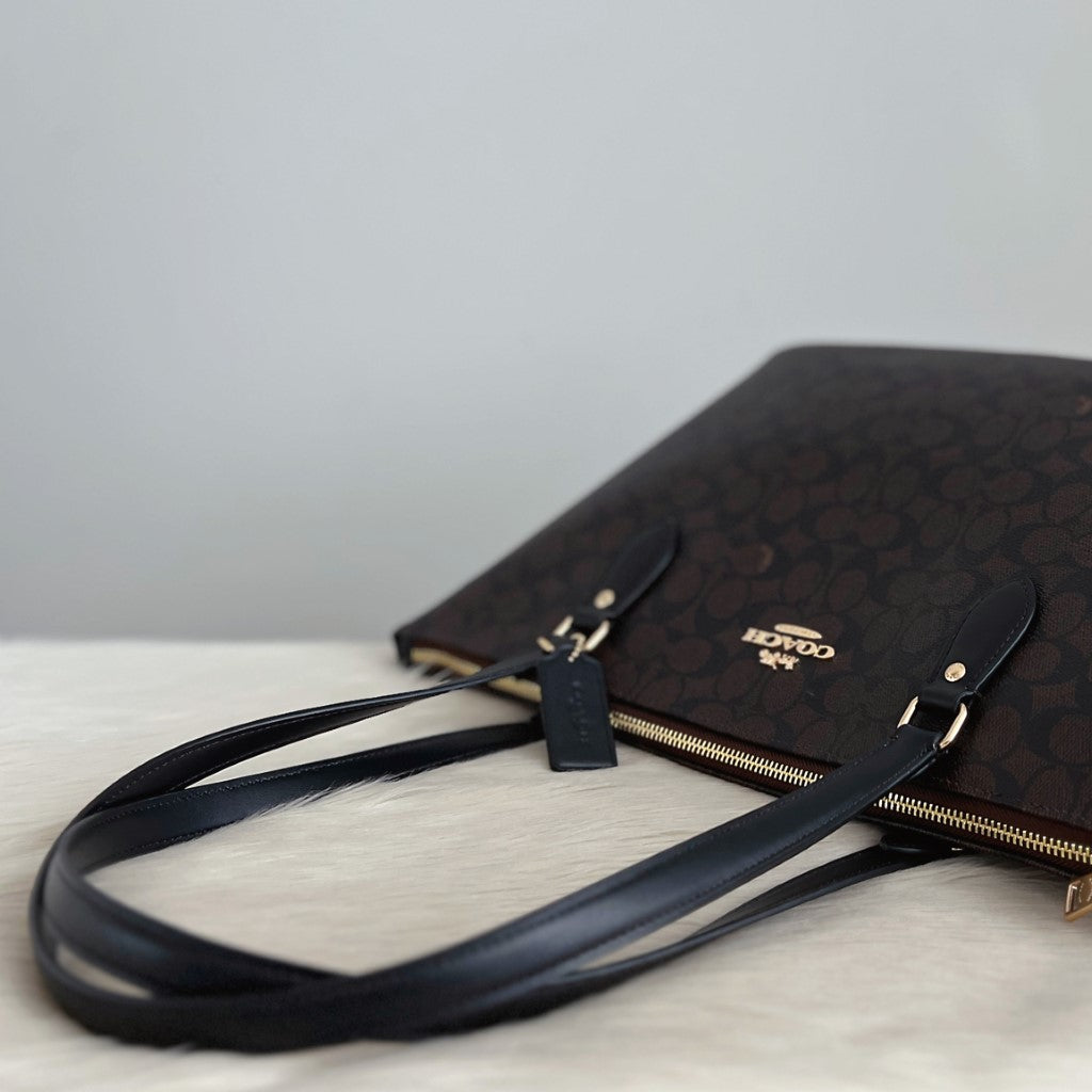 Coach Black Leather Monogram Career Large Shoulder Bag Like New