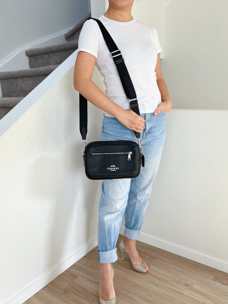 Coach Black Leather Double Compartment Unisex Crossbody Shoulder Bag Like New