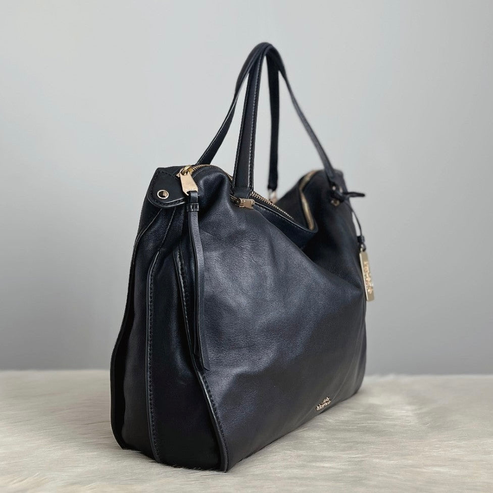 Coach Black Leather Slouchy Career 2 Way Shoulder Bag Excellent