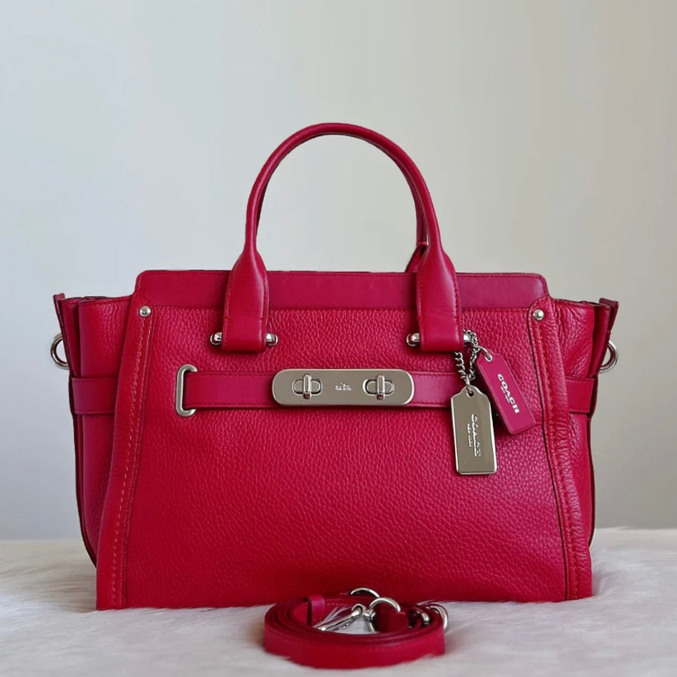 Coach Red Pebble Leather Turn Lock Detail Large 2 Way Shoulder Bag Like New