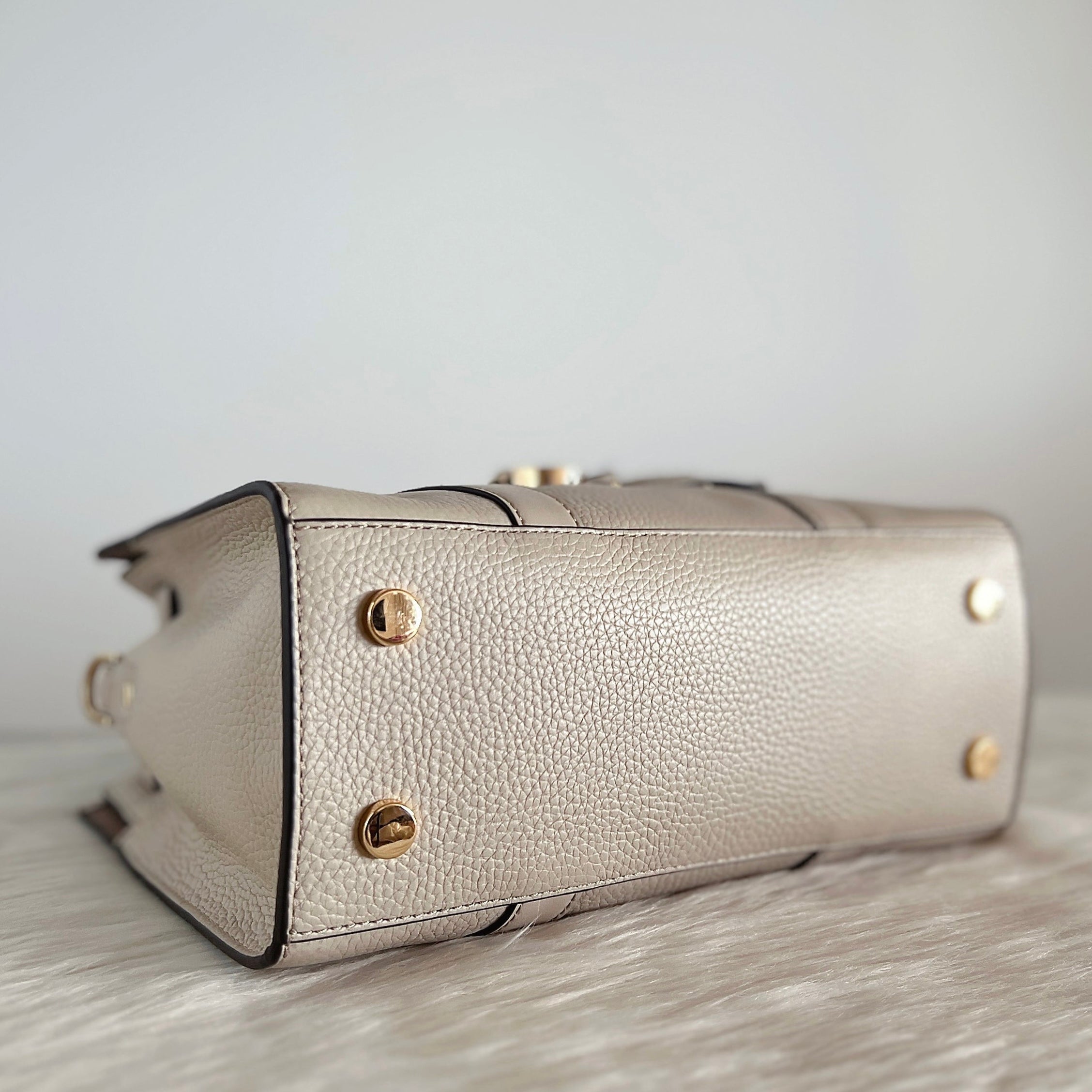 Michael Kors Light Taupe Leather Front Lock Detail 2 Way Shoulder Bag Like New