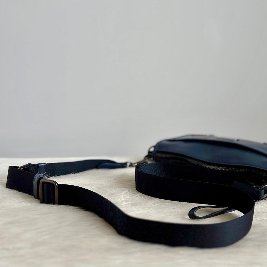 Coach Navy Leather Front Detail Double Compartment Crossbody Shoulder Bag Like New