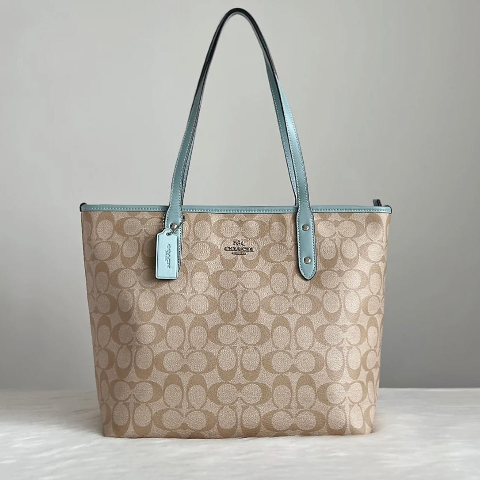 Coach Light Blue Leather Monogram Front Logo Carryall Shoulder Bag Like New