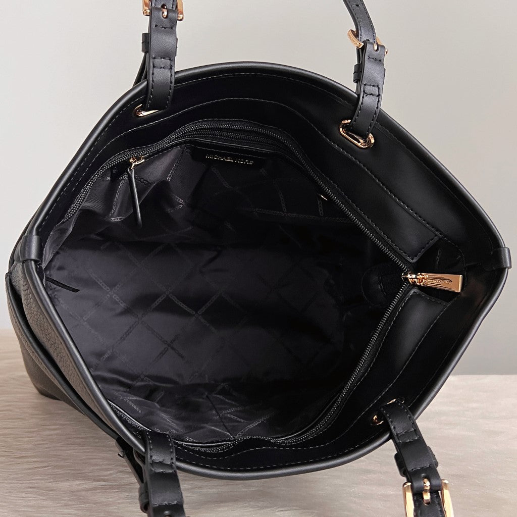 Michael Kors Black Leather Front Logo Career Shoulder Bag Excellent