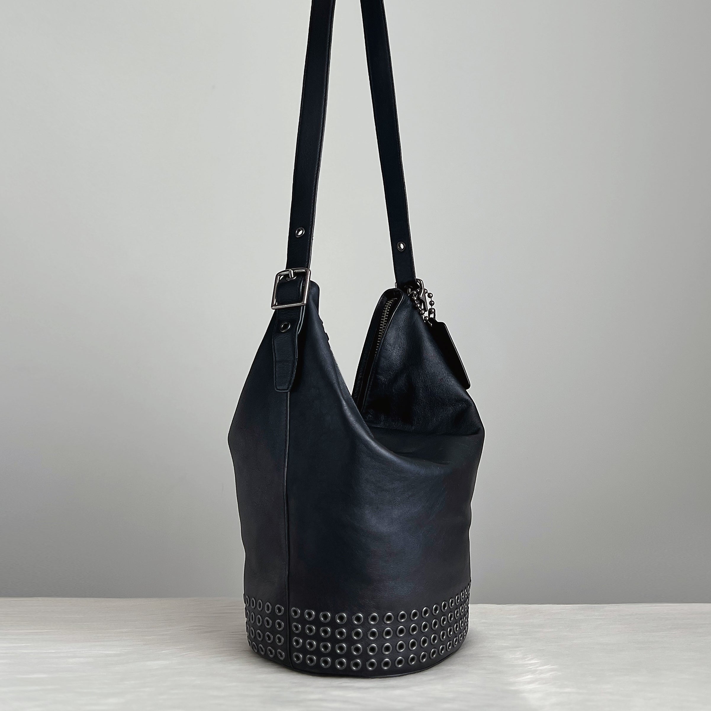 Coach Black Leather Slouchy Bucket Crossbody Shoulder Bag Excellent