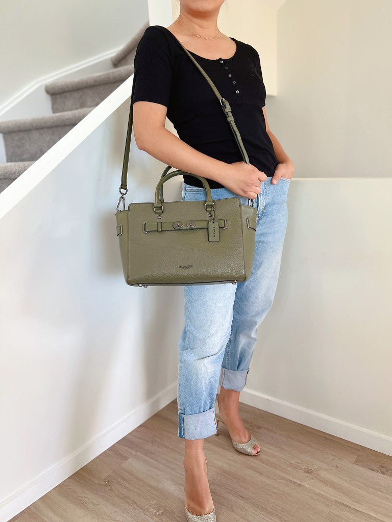 Coach Olive Pebble Leather Turn Lock Detail 2 Way Shoulder Bag Like New