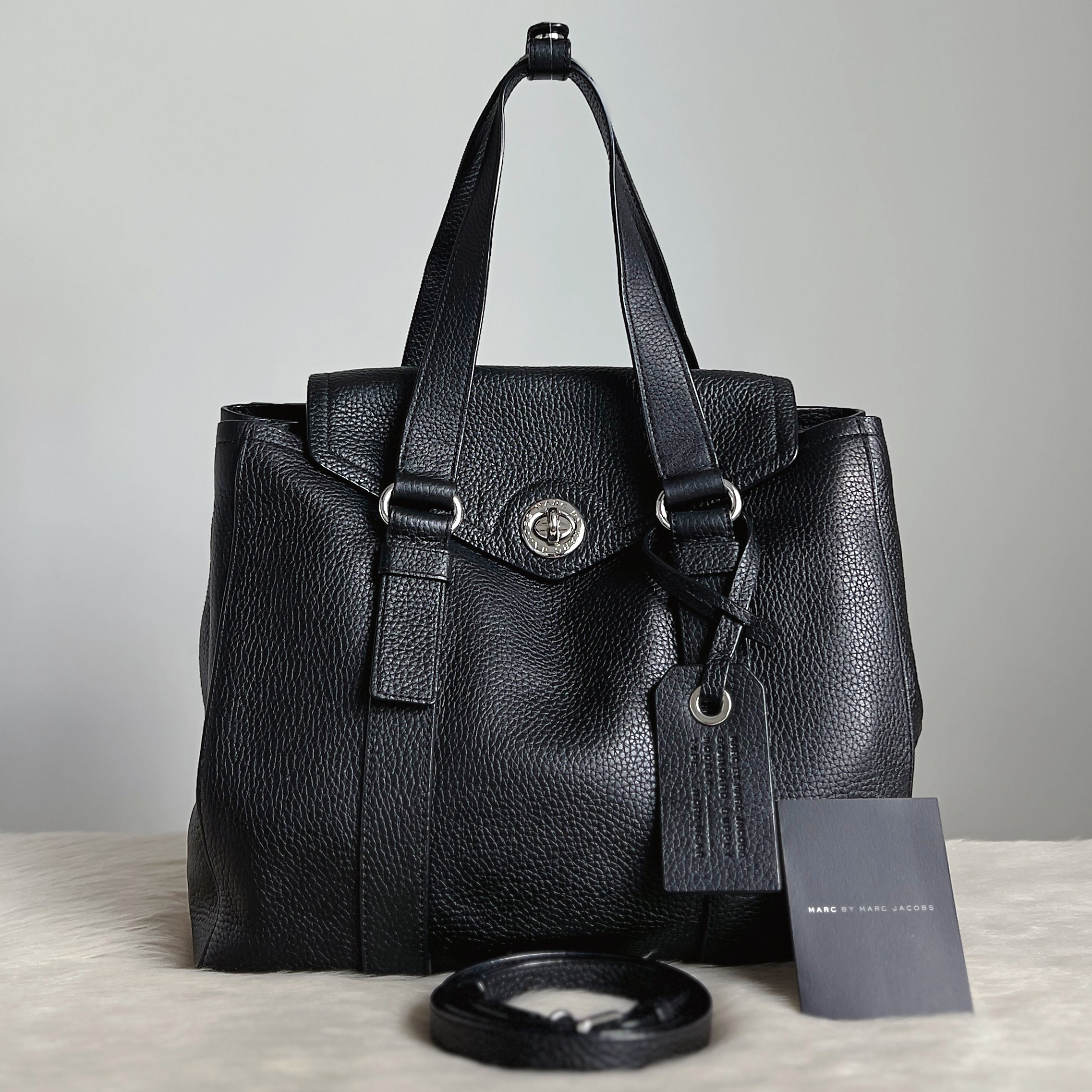 Marc Jacobs Black Leather Trun Lock 2 Way Shoulder Bag Like New