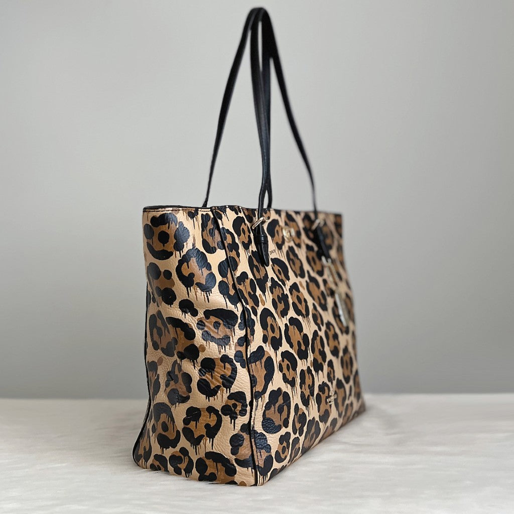 Coach Black Leather Leopard Pattern Double Compartment Shoulder Bag Excellent