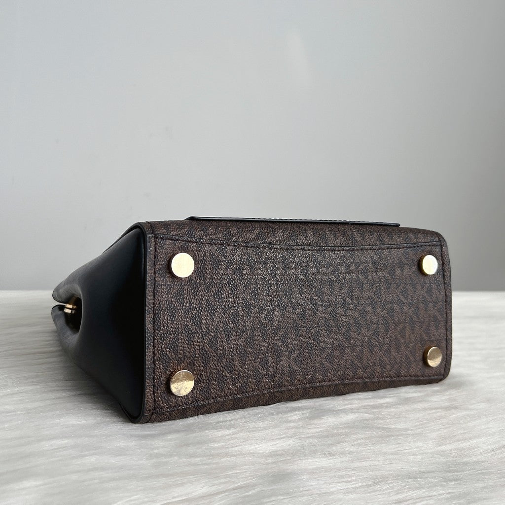 Michael Kors Black Leather Monogram Triple Compartment 2 Way Shoulder Bag Excellent