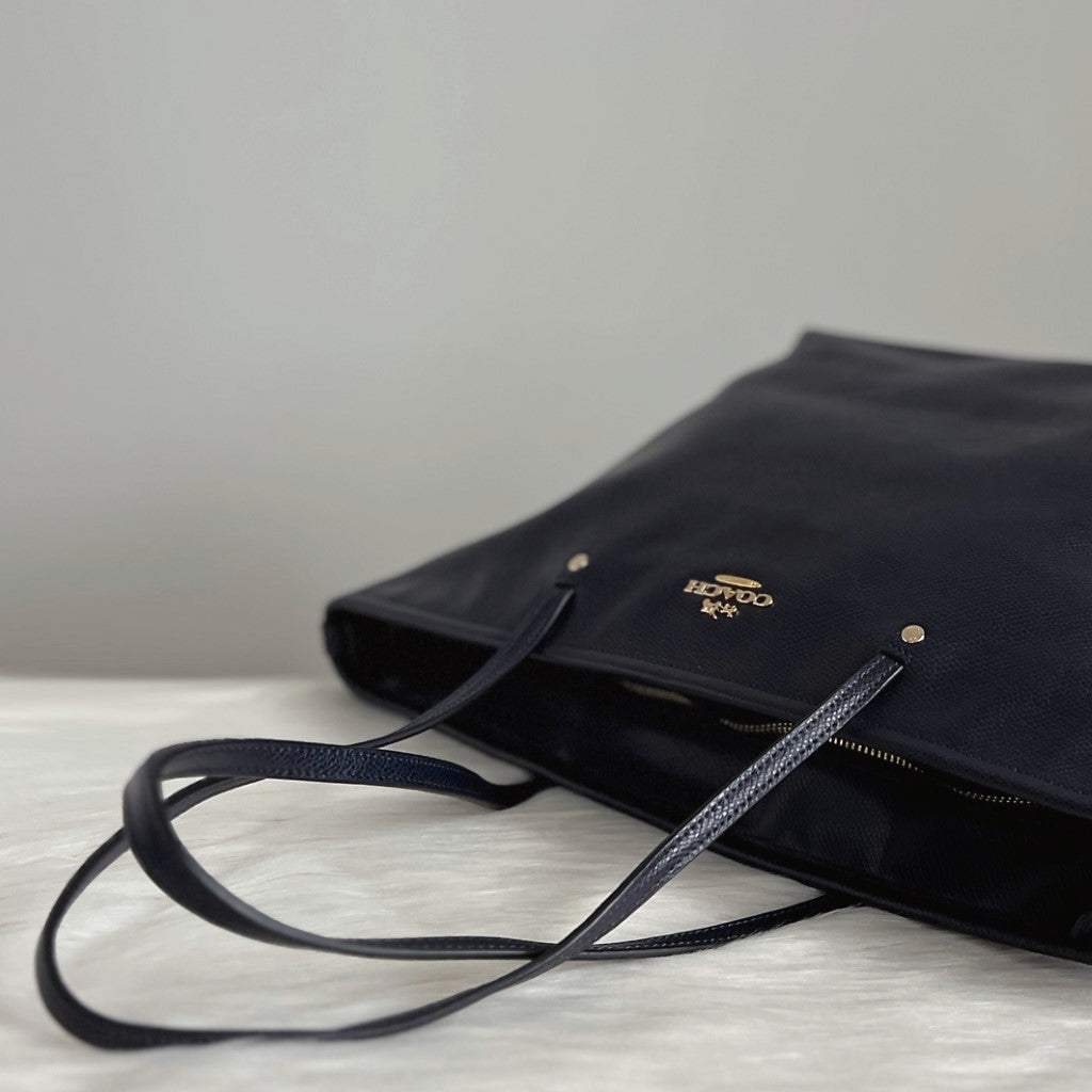 Coach Navy Leather Front Logo Carryall Shoulder Bag Excellent