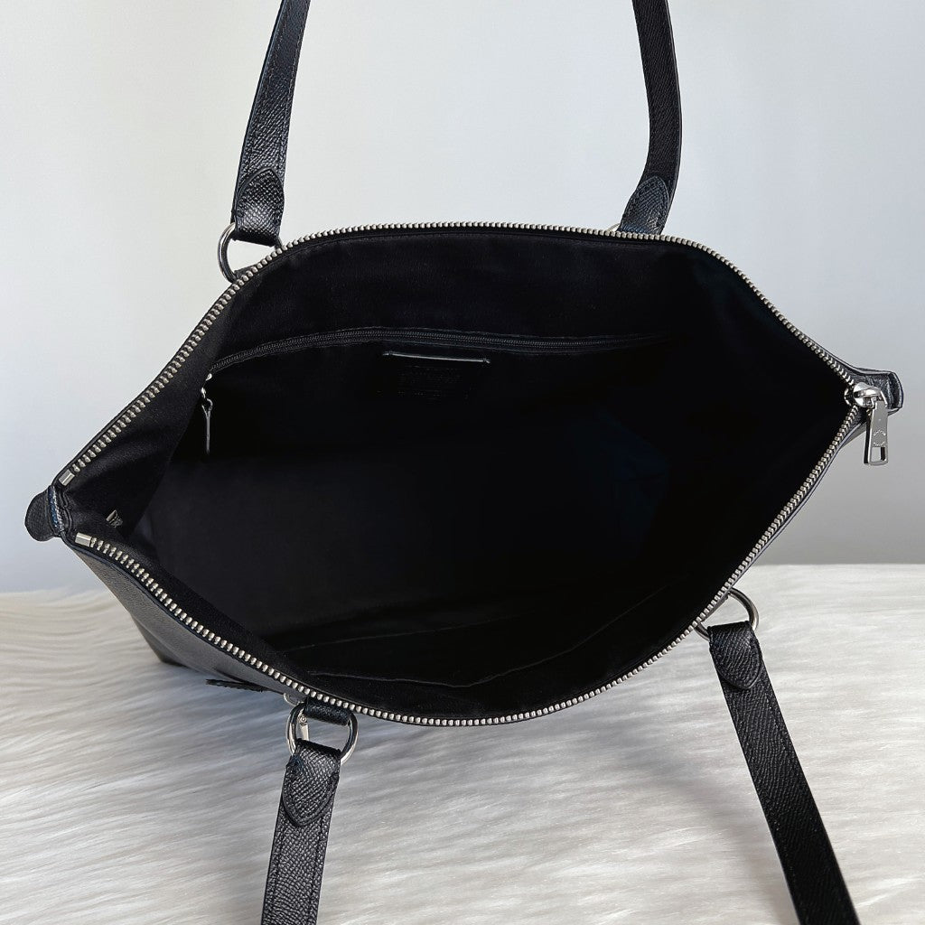 Coach Black Leather Front Logo Carryall Shoulder Bag Like New