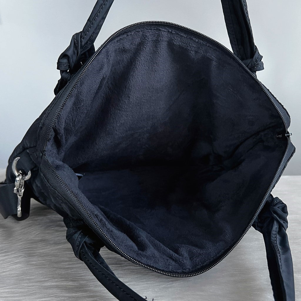 Marc Jacobs Black Front Logo Quilted 2 Way Laptop Shoulder Bag Excellent