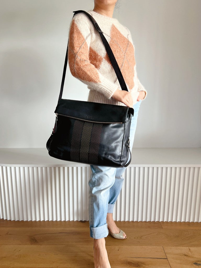 Bally Black Leather Front Detail Messenger Crossbody Shoulder Bag Like New