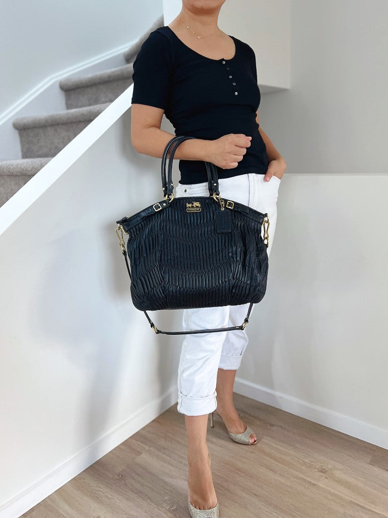Coach Black Leather Front Buckle Detail 2 Way Shoulder Bag Excellent