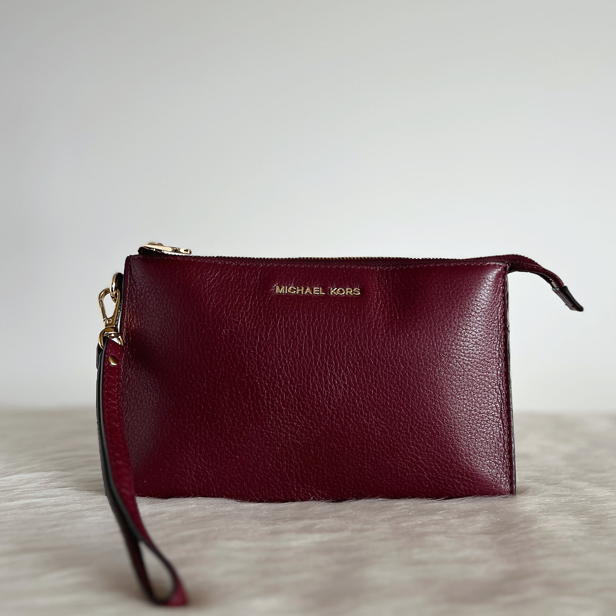 Michael Kors Maroon Leather Front Logo Clutch Wallet Excellent