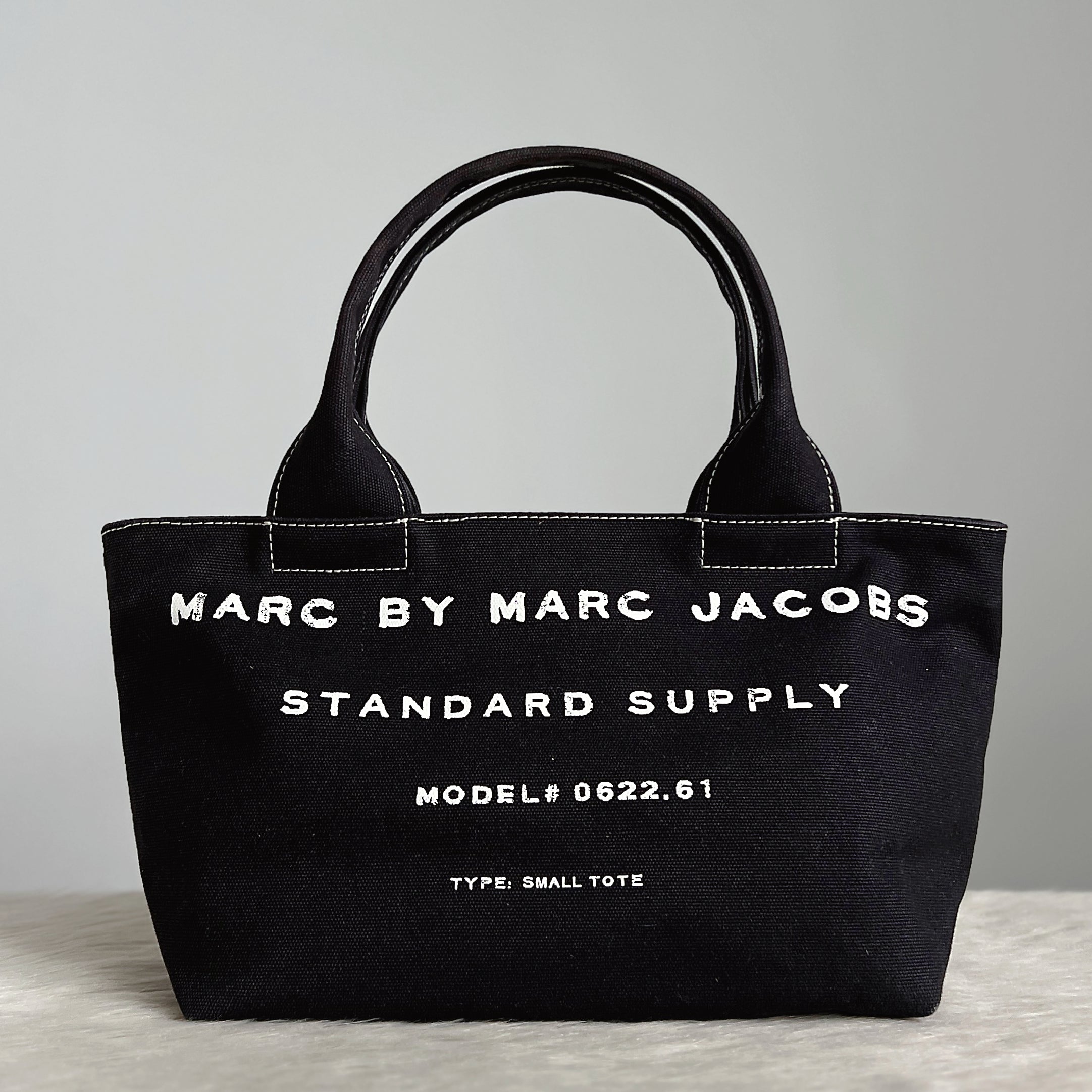 Marc Jacobs Black Canvas Front Pattern Shoulder Bag Excellent