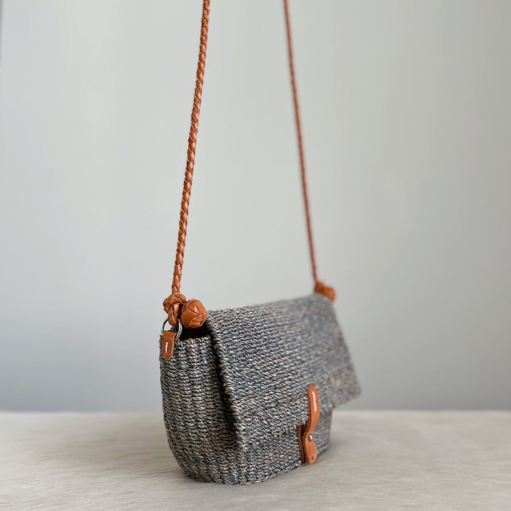 Ralph Lauren Caramel Leather Front Buckle Straw Crossbody Shoulder Bag Excellent