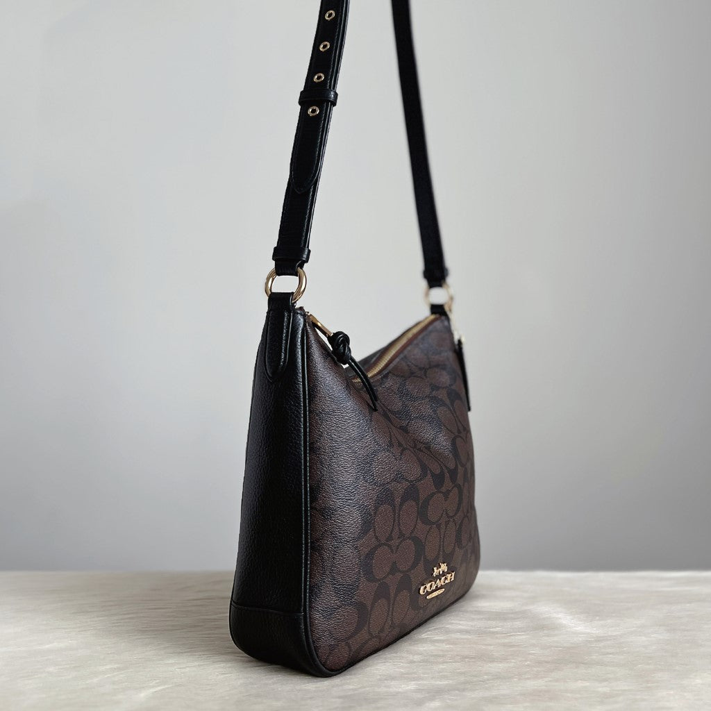Coach Black Leather Monogram Front Logo Crossbody Shoulder Bag Like New