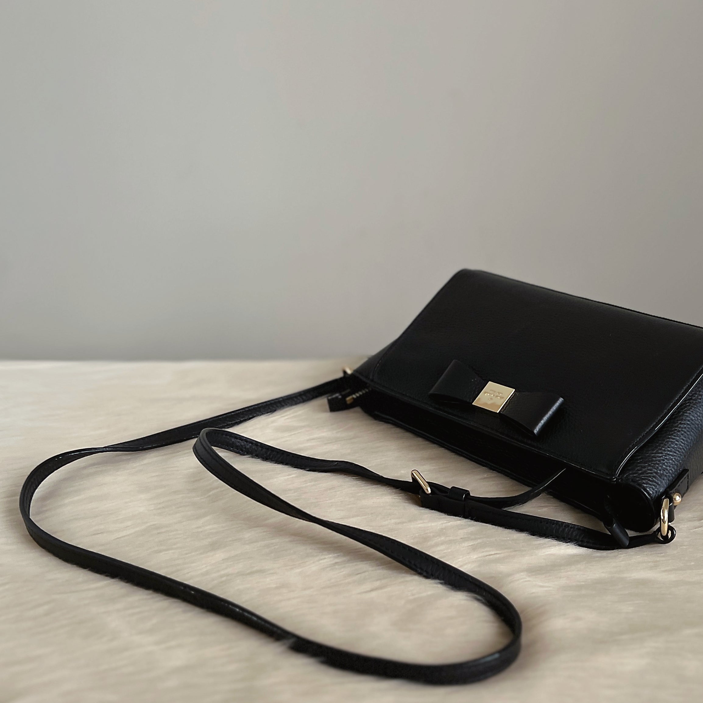 Kate Spade Black Leather Front Bow Detail Crossbody Shoulder Bag Like New