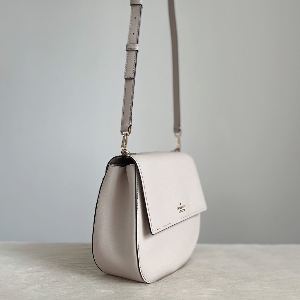 Kate Spade Creamy Leather Front Logo Crossbody Shoulder Bag Excellent