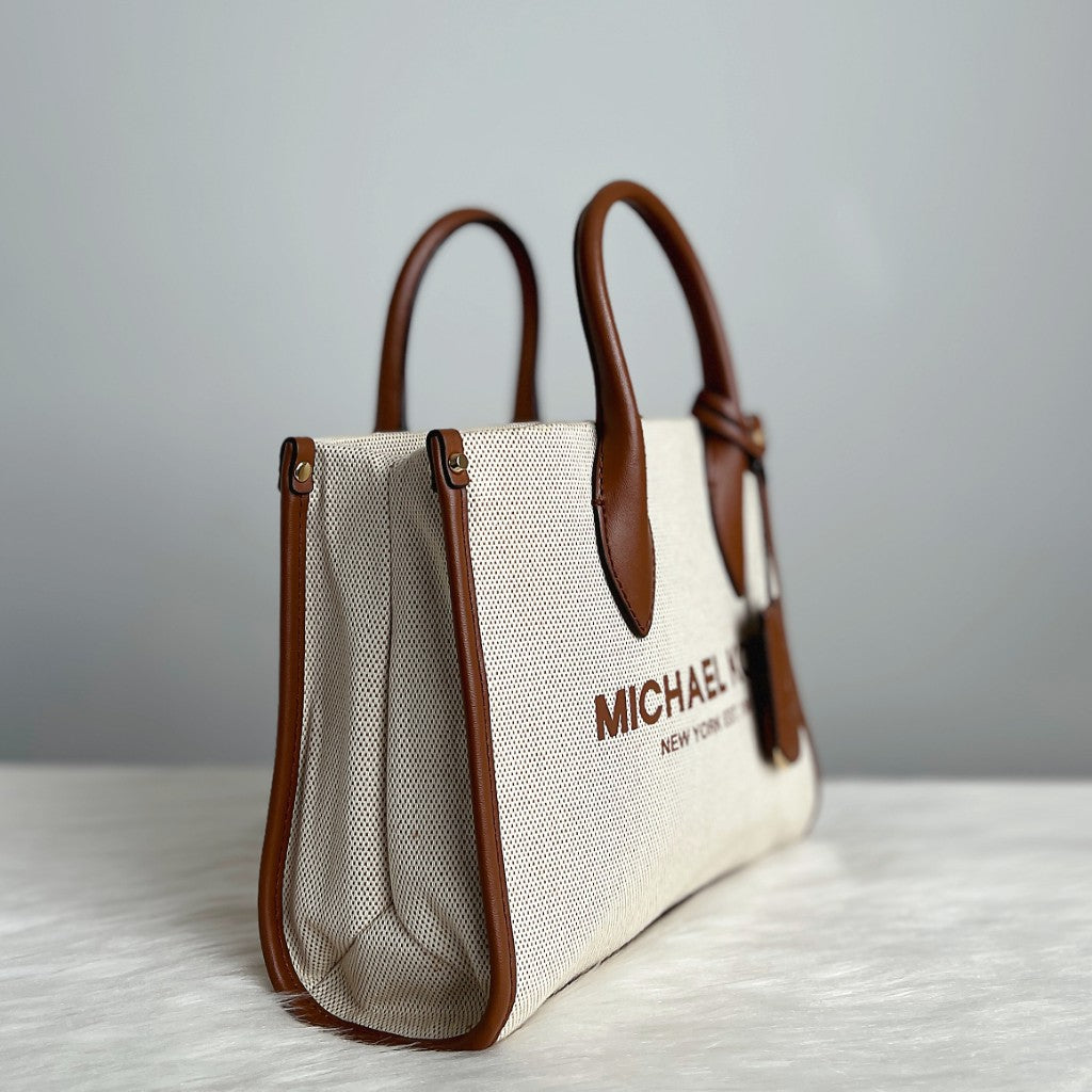 Michael Kors Caramel Leather Front Logo Book Tote 2 Way Shoulder Bag Excellent