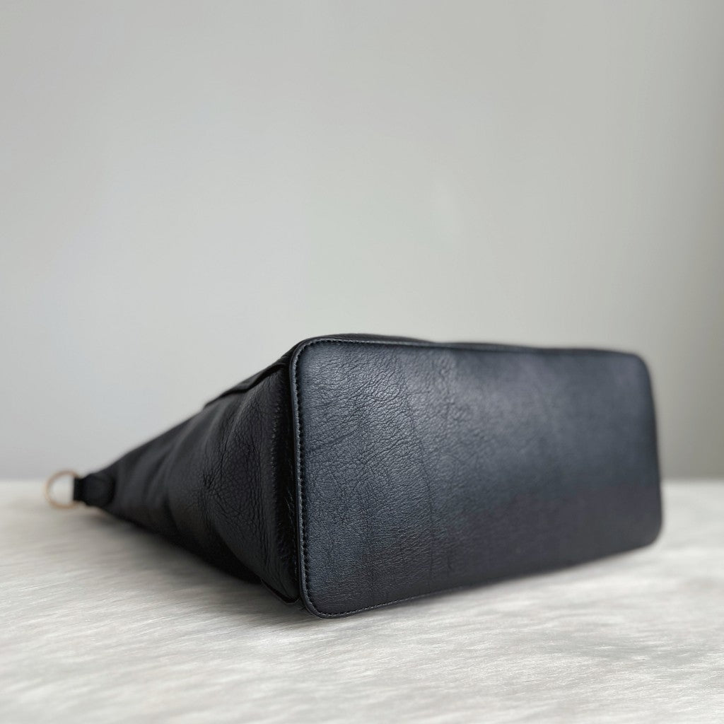 Michael Kors Black Leather Tassel Charm Large 2 Way Shoulder Bag Like New