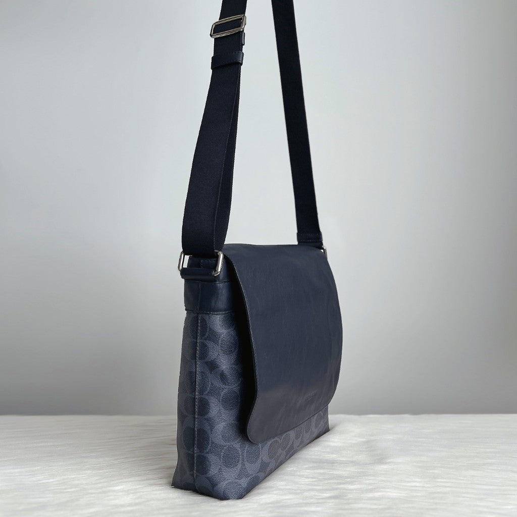 Coach Navy Leather Monogram Messenger Unisex Shoulder Bag Excellent