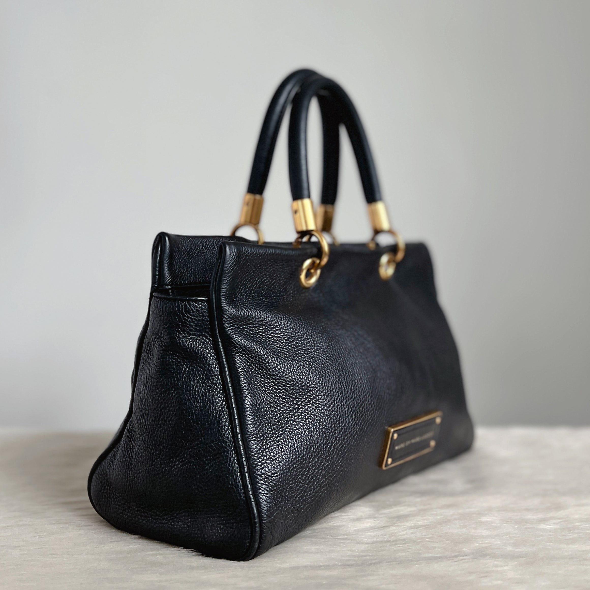 Marc Jacobs Black Leather Front Logo 2 Way Shoulder Bag