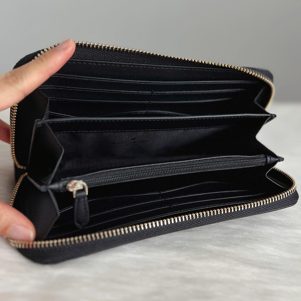 Kate Spade Black Leather Front Logo Zip Compartment Long Wallet Like New