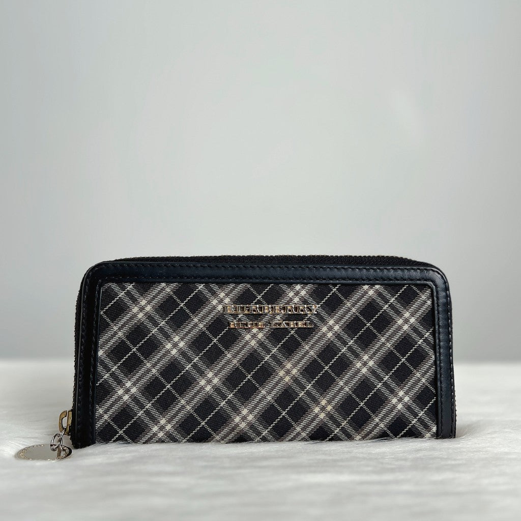 Burberry Black Leather Signature Pattern Classic Long Wallet Excellent