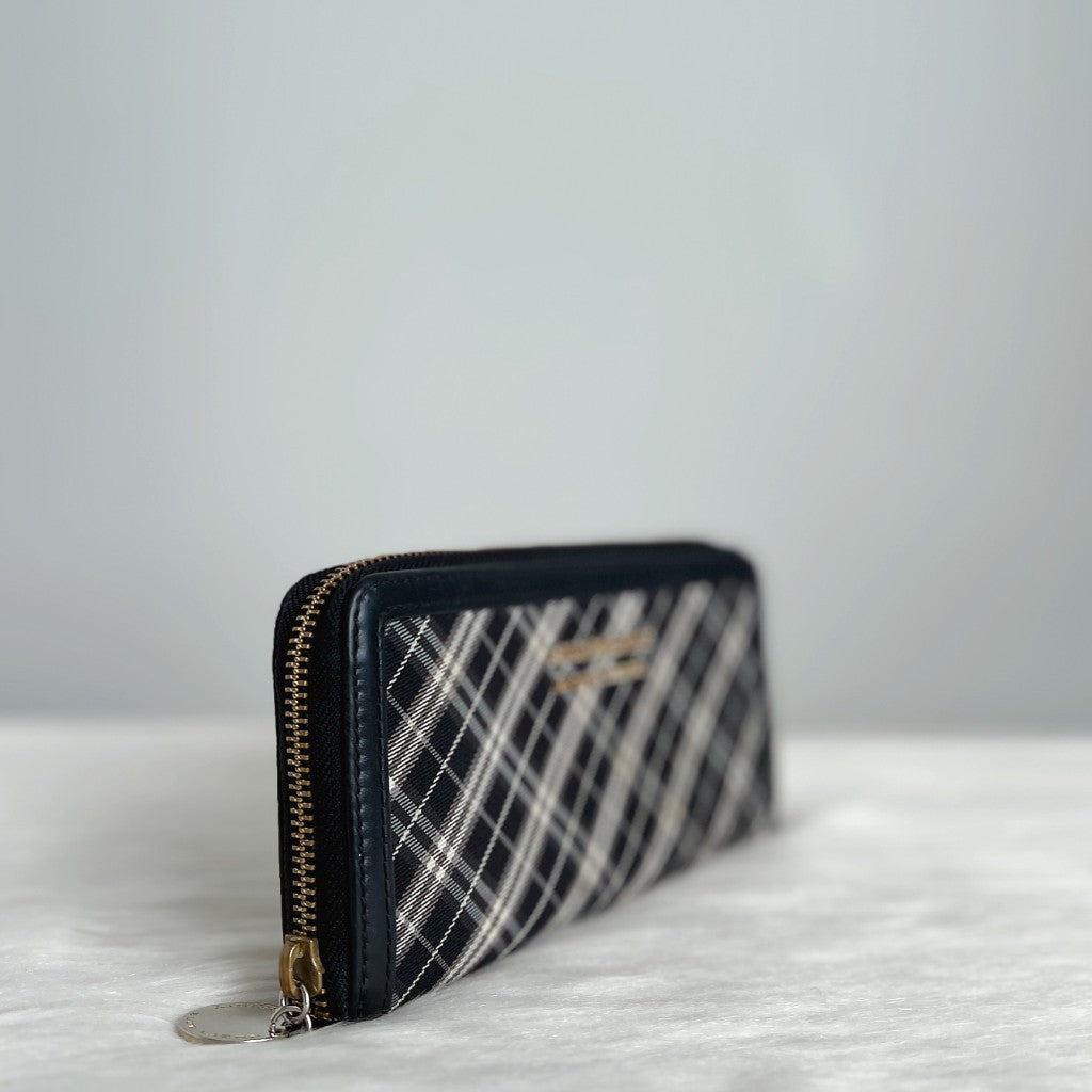 Burberry Black Leather Signature Pattern Classic Long Wallet Excellent