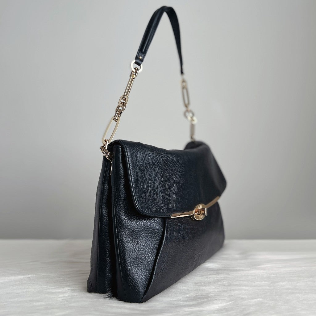 Coach Black Leather Front Turn Lock Chain Detail Shoulder Bag Excellent