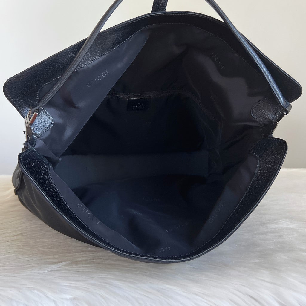 Gucci Black Leather Slouchy Canvas Front Buckle Shoulder Bag