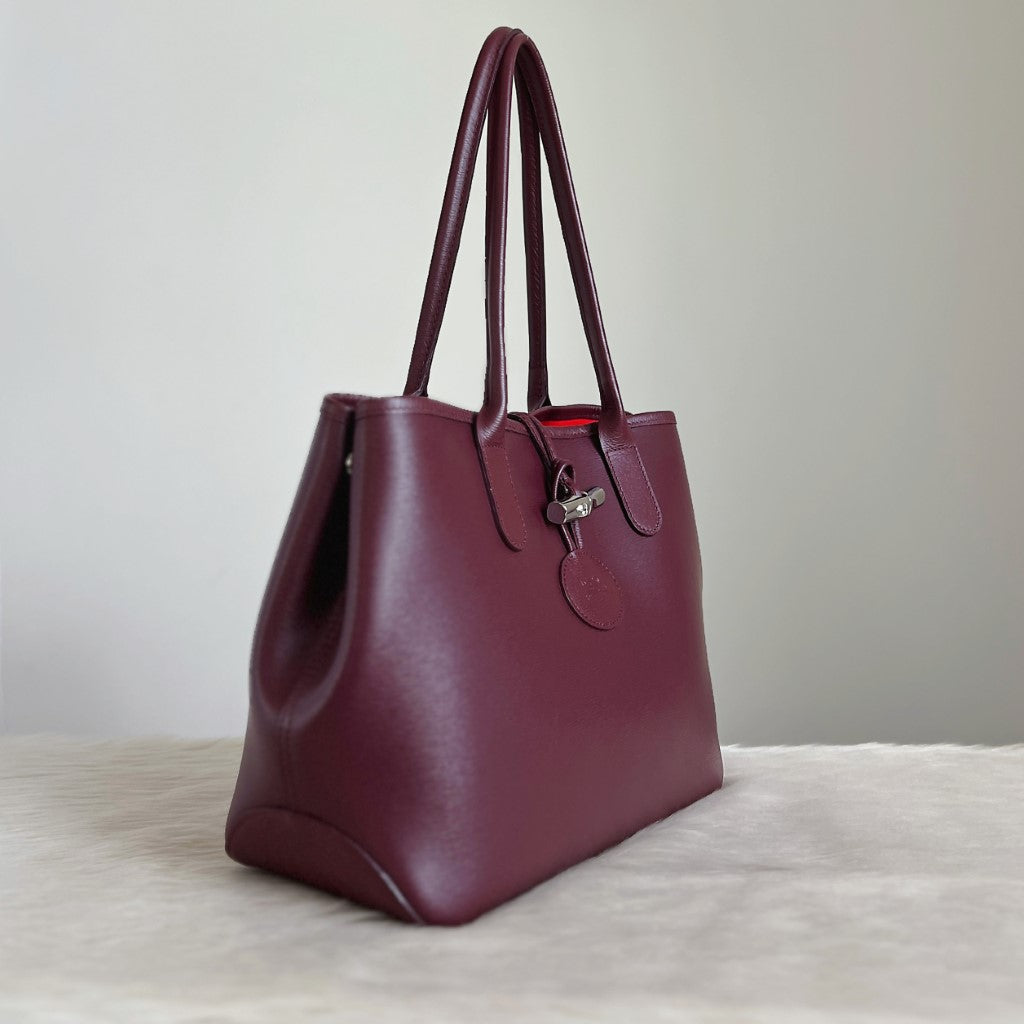 Longchamp Burgundy Leather Front Buckle Career Shoulder Bag Like New