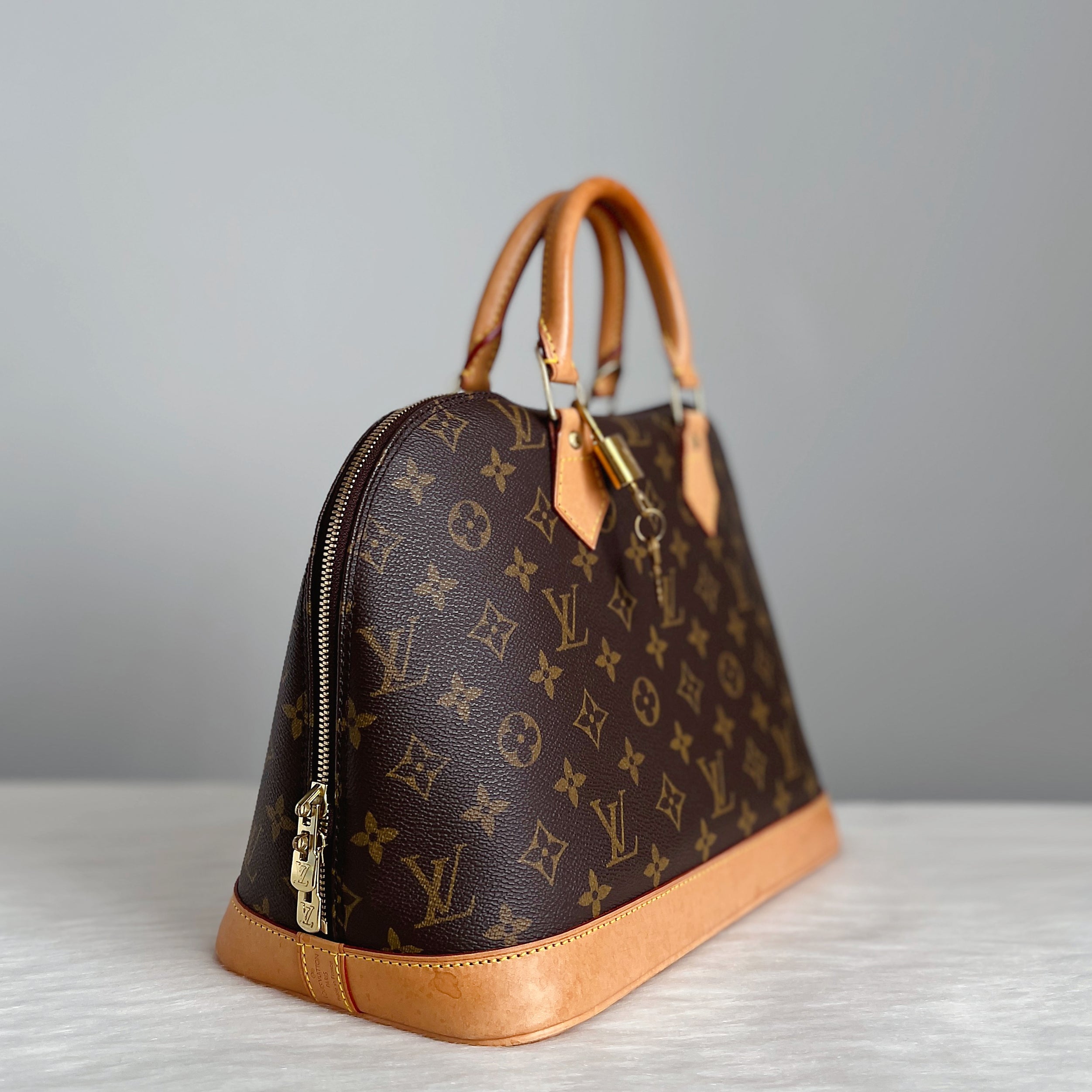 Louis Vuitton Signature Monogram Alma Tote + Lock & Key Excellent