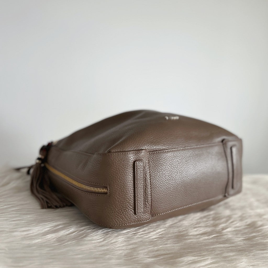 Furla Taupe Leather Side Zip Detail Slouchy 2 Way Shoulder Bag Like New