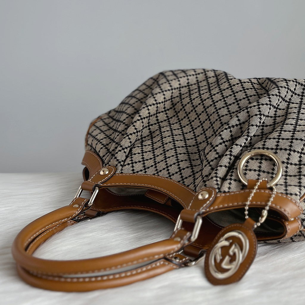 Gucci Signature Double G Caramel Leather Trim Shoulder Bag Excellent