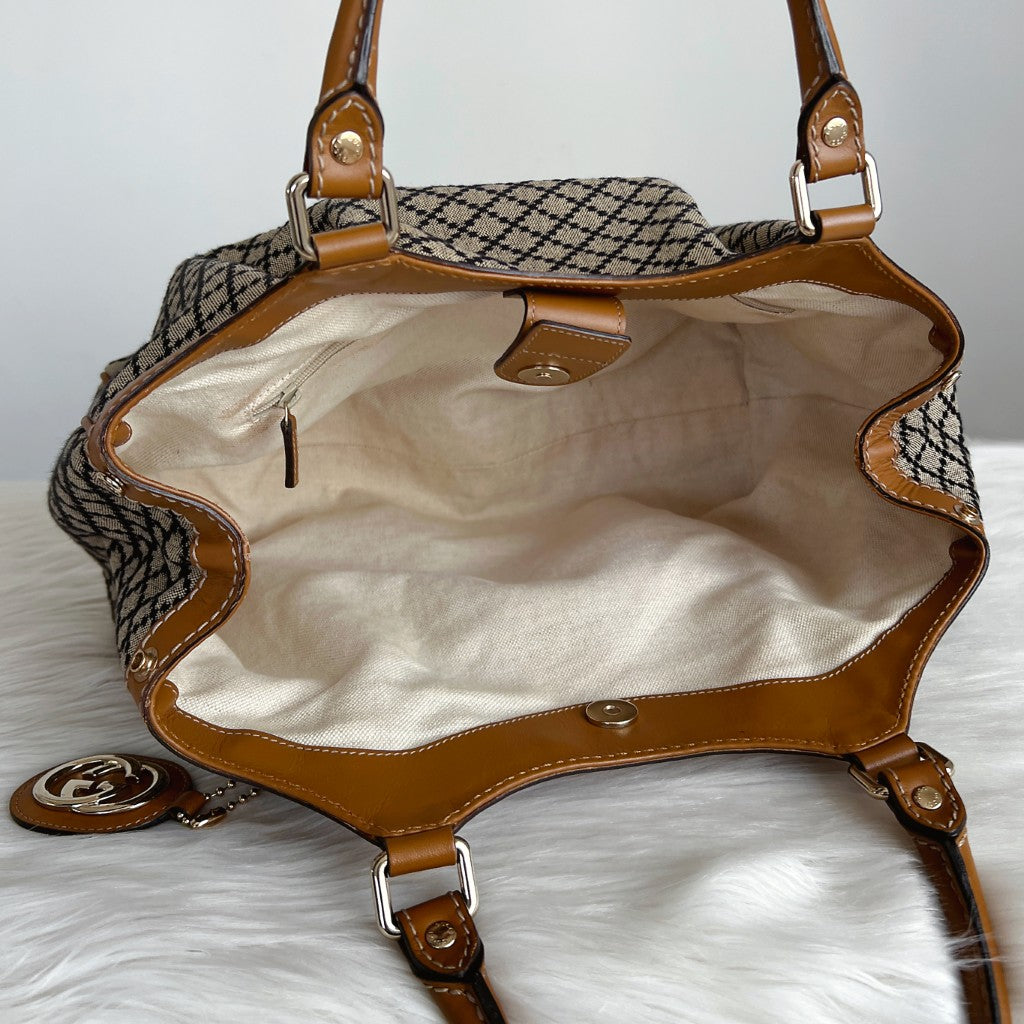 Gucci Signature Double G Caramel Leather Trim Shoulder Bag Excellent