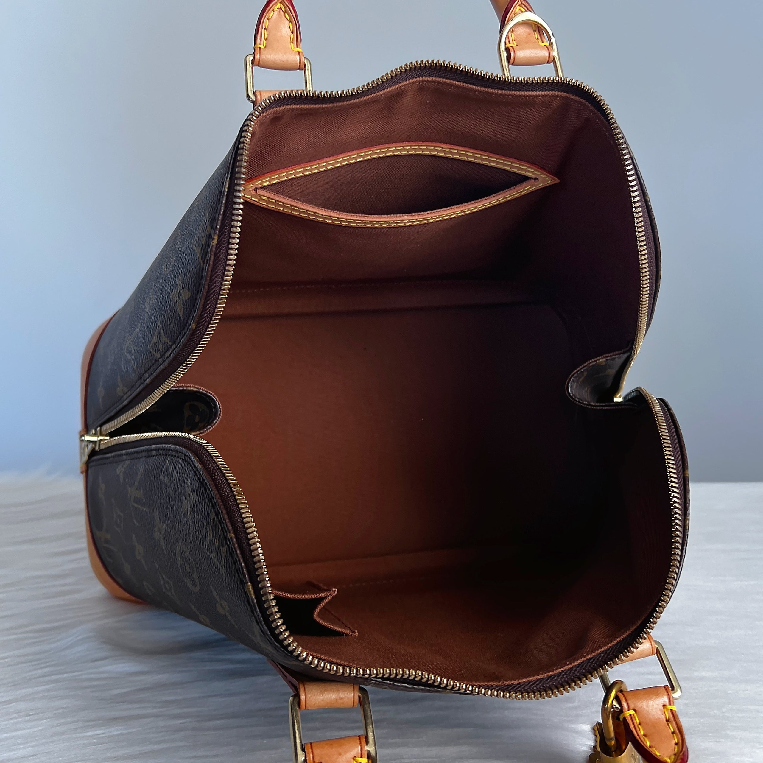 Louis Vuitton Signature Monogram Alma Tote + Lock & Key Excellent