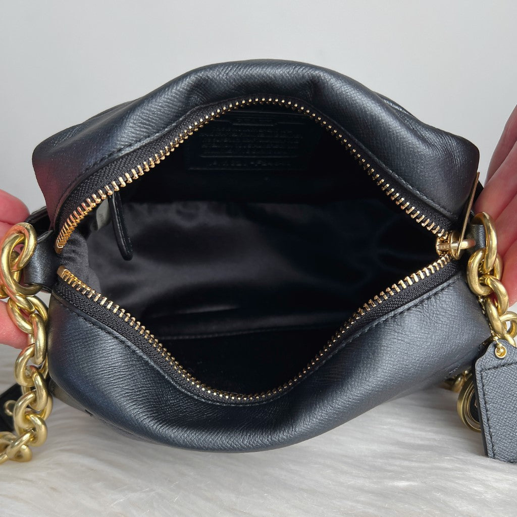 Coach Navy Leather Turn Lock Camera Crossbody Shoulder Bag Excellent