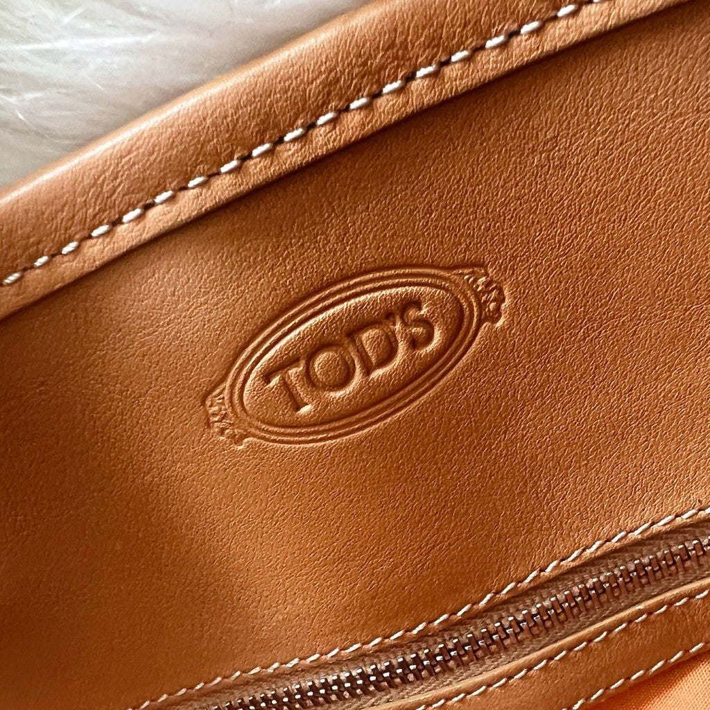 Tod's Beige Leather T Pattern Triple Compartment Shoulder Bag Excellent