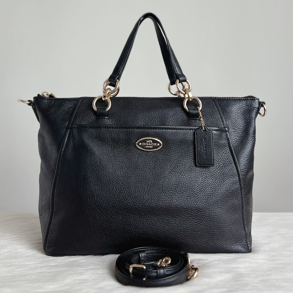 Coach Black Leather Front Logo Chain Detail 2 Way Shoulder Bag Like New