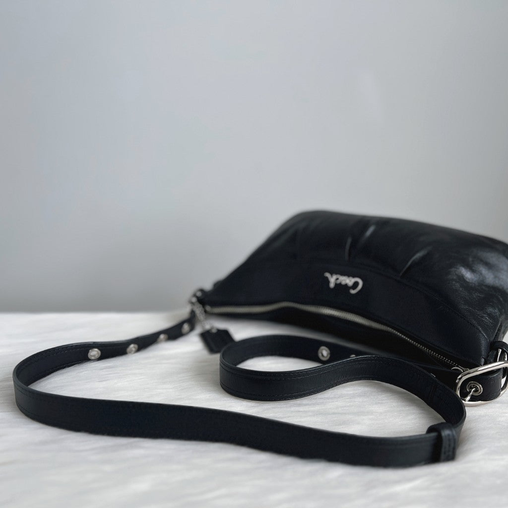 Coach Black Leather Front Logo Crossbody Shoulder Bag Excellent