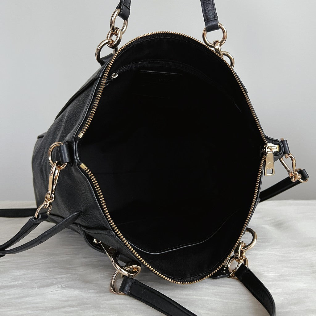 Coach Black Leather Front Logo Chain Detail 2 Way Shoulder Bag Like New