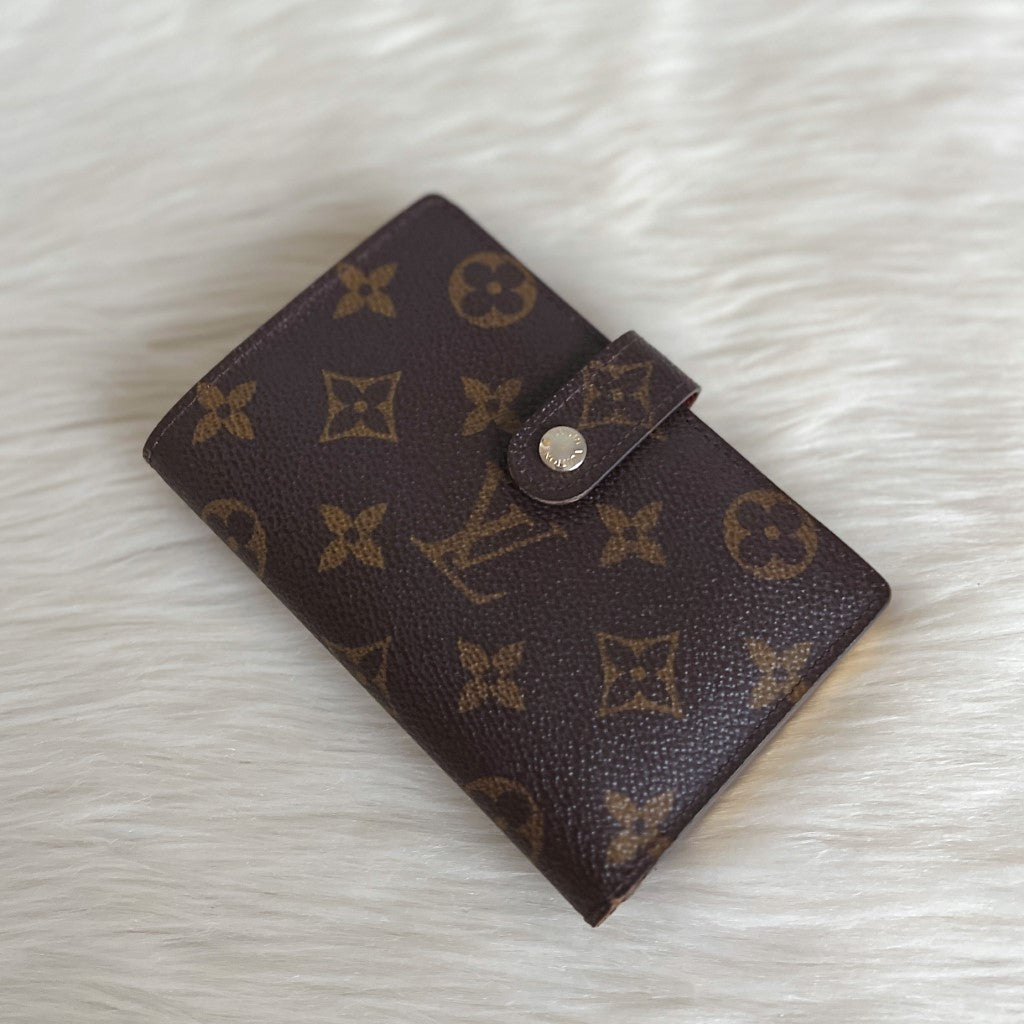 Louis Vuitton Monogram Classic Coin Compartments Wallet