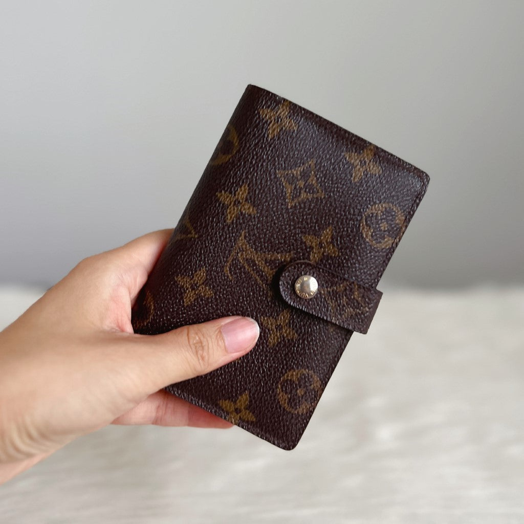 Louis Vuitton Monogram Classic Coin Compartments Wallet