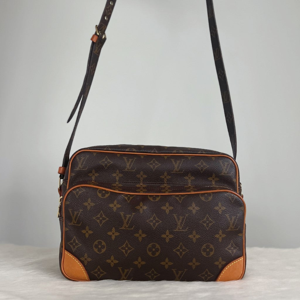 Louis Vuitton Signature Monogram Nile GM Shoulder Bag